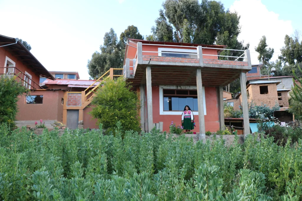LoveLand Amantani Lodge
